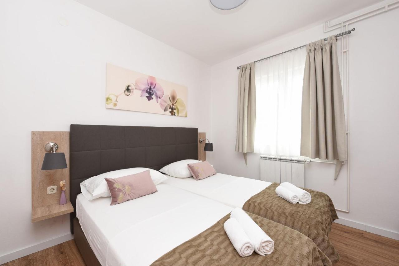 Amari Apartment Starigrad Paklenica Exterior foto